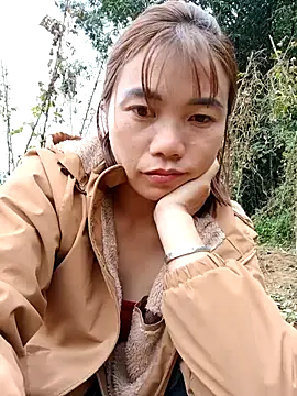 Snapshot of omai-ngot chatting on November 17, 2025, 2:04 am omai-ngot online show from November 17, 2025, 2:04 am