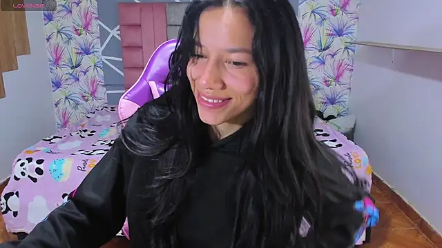 Snapshot of AdelaidaManson18 chatting on November 26, 2025, 3:28 am AdelaidaManson18 online show from November 26, 2025, 3:28 am