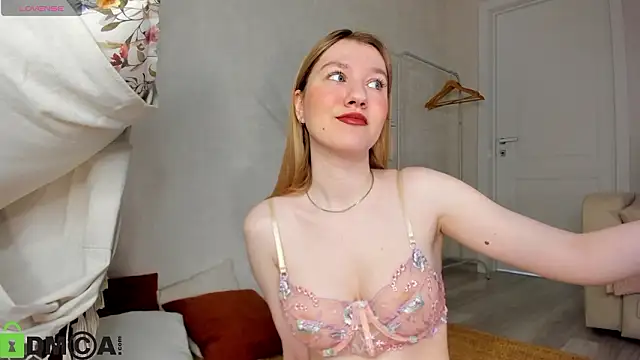 LinaRayy online show from February 7, 2026, 12:51 am