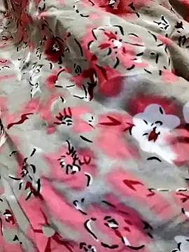 Snapshot of Ratri-Biswas chatting on November 6, 2025, 4:44 pm Ratri-Biswas online show from November 6, 2025, 4:44 pm