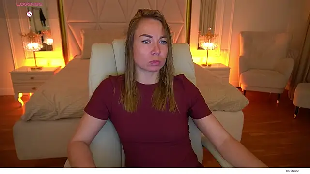 VixenMuse online show from June 3, 2026, 8:35 pm