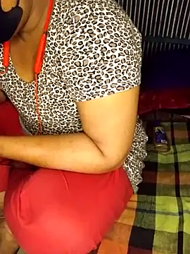 Snapshot of Priyanka-Khan chatting on June 12, 2026, 6:27 pm Priyanka-Khan online show from June 12, 2026, 6:27 pm