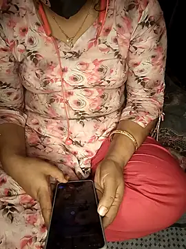 Snapshot of Priyanka-Khan chatting on May 14, 2026, 6:38 pm Priyanka-Khan online show from May 14, 2026, 6:38 pm