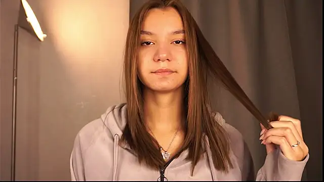 BrynnHolverson online show from October 25, 2025, 5:57 pm