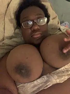 Margothree online show from June 4, 2026, 3:11 am