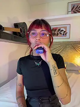 Emma duff online show from April 15, 2026, 7:51 pm