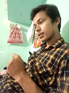 Snapshot of maxmishra18 chatting on October 25, 2025, 4:11 am maxmishra18 online show from October 25, 2025, 4:11 am