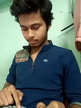 Snapshot of maxmishra18 chatting on December 16, 2025, 3:44 am maxmishra18 online show from December 16, 2025, 3:44 am