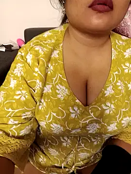 Snapshot of Cuty-Lina chatting on November 13, 2025, 4:55 pm Cuty-Lina online show from November 13, 2025, 4:55 pm