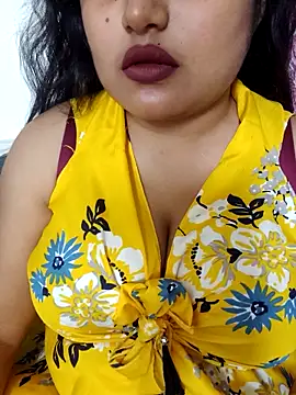 Snapshot of Cuty-Lina chatting on November 19, 2025, 1:22 pm Cuty-Lina online show from November 19, 2025, 1:22 pm