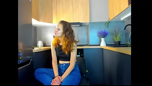 Snapshot of FoxFever chatting on November 25, 2025, 7:30 am FoxFever online show from November 25, 2025, 7:30 am