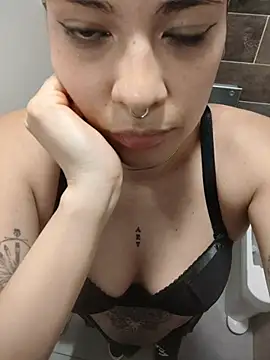 Snapshot of Natimiau chatting on December 13, 2025, 11:22 pm Natimiau online show from December 13, 2025, 11:22 pm