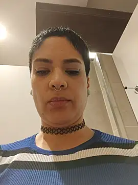 Snapshot of Natimiau chatting on November 8, 2025, 5:49 pm Natimiau online show from November 8, 2025, 5:49 pm