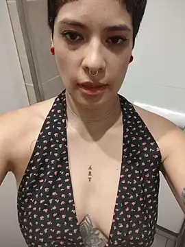 Snapshot of Natimiau chatting on December 5, 2025, 7:23 pm Natimiau online show from December 5, 2025, 7:23 pm