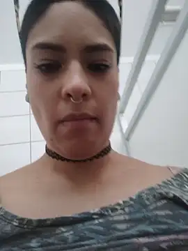 Snapshot of Natimiau chatting on November 3, 2025, 5:05 pm Natimiau online show from November 3, 2025, 5:05 pm