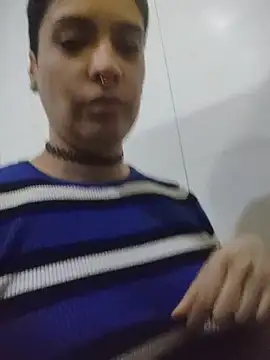 Snapshot of Natimiau chatting on November 5, 2025, 6:33 pm Natimiau online show from November 5, 2025, 6:33 pm