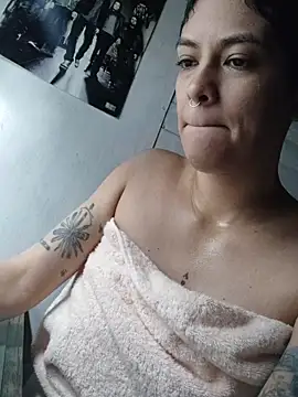 Snapshot of Natimiau chatting on November 27, 2025, 5:57 pm Natimiau online show from November 27, 2025, 5:57 pm