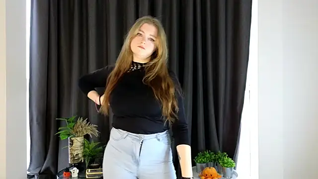 Snapshot of NightSaffron chatting on December 1, 2025, 7:42 am NightSaffron online show from December 1, 2025, 7:42 am