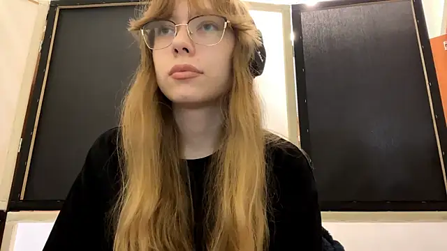 JuneCooper online show from October 20, 2025, 11:33 am