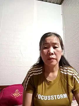 tabby-cat11 online show from November 3, 2025, 2:09 pm