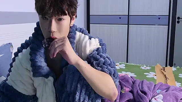 Snapshot of Stuffy-111 chatting on October 27, 2025, 5:19 am Stuffy-111 online show from October 27, 2025, 5:19 am