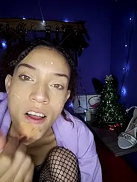 Luna-Vixen1 online show from November 21, 2025, 10:25 am