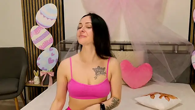 DitaNoir online show from April 6, 2026, 6:03 am