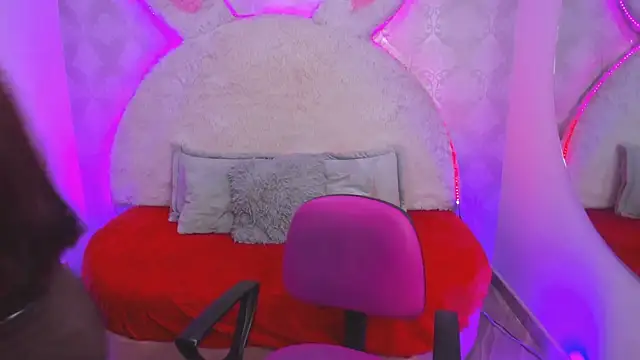 valentina clk online show from December 16, 2025, 1:59 pm