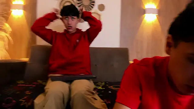 Snapshot of hoot_booys_ chatting on January 6, 2026, 9:08 pm hoot booys online show from January 6, 2026, 9:08 pm