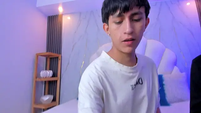 Snapshot of hoot_booys_ chatting on January 16, 2026, 7:29 pm hoot booys online show from January 16, 2026, 7:29 pm