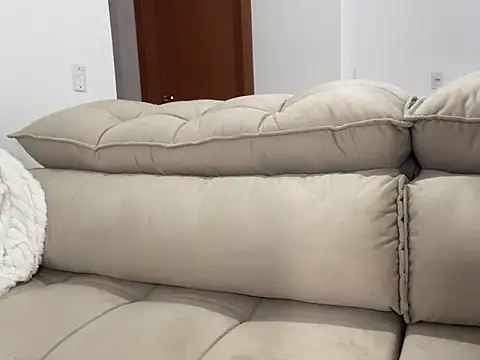 leozin01 online show from April 3, 2026, 4:57 pm