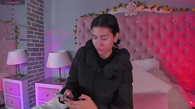 TanyaBello online show from April 12, 2026, 3:43 am