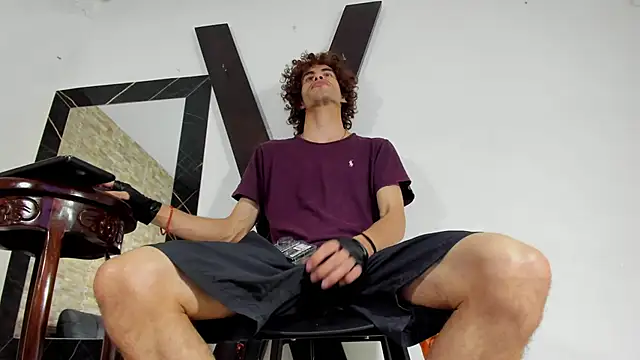 elias sn0w online show from November 19, 2025, 8:09 pm