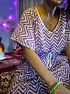 Snapshot of Desi_Maya69 chatting on May 20, 2026, 10:45 am Desi Maya69 online show from May 20, 2026, 10:45 am