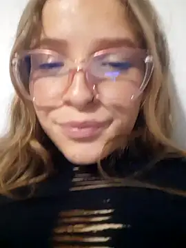 bambiluly online show from October 19, 2025, 2:14 am