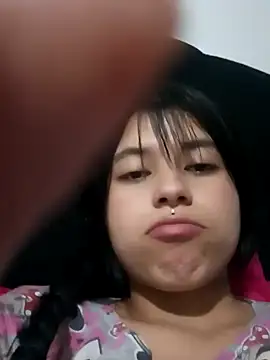 Snapshot of petite_coral chatting on January 13, 2026, 4:16 am petite coral online show from January 13, 2026, 4:16 am