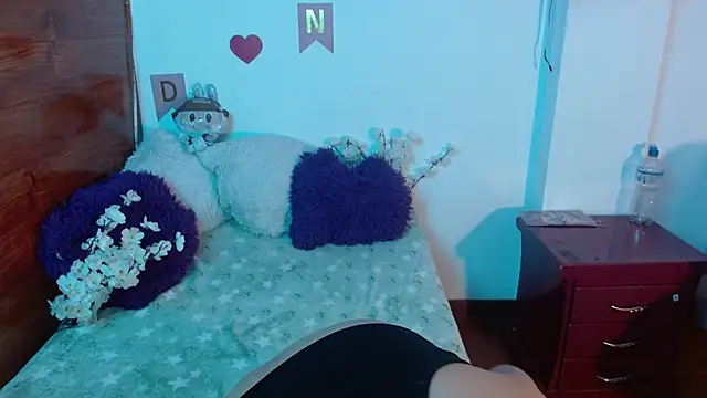 Snapshot of petite_coral chatting on December 1, 2025, 3:29 am petite coral online show from December 1, 2025, 3:29 am