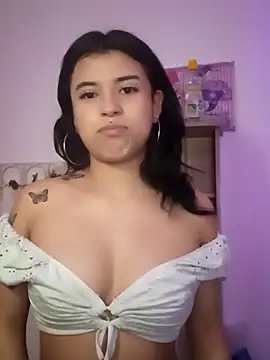 Snapshot of petite_coral chatting on February 20, 2026, 1:46 am petite coral online show from February 20, 2026, 1:46 am