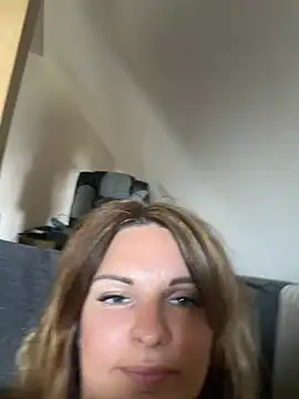 kinkysarahx online show from July 11, 2026, 12:38 pm