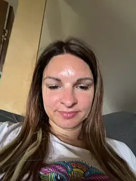 Snapshot of kinkysarahx chatting on May 13, 2026, 7:59 am kinkysarahx online show from May 13, 2026, 7:59 am
