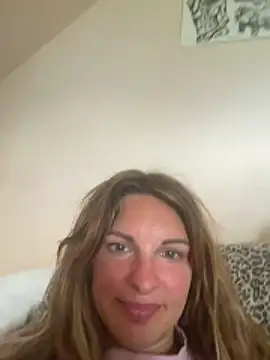 kinkysarahx online show from July 1, 2026, 7:41 am
