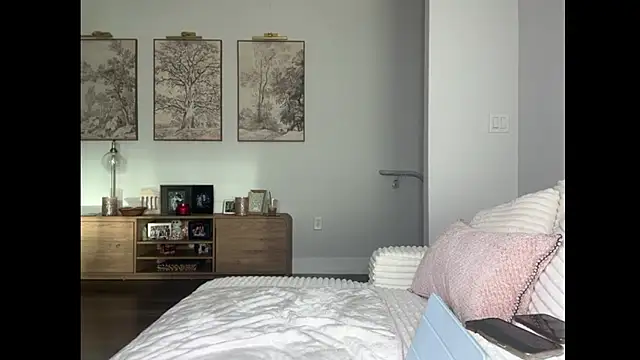 Snapshot of Amberjayxox0 chatting on February 24, 2026, 12:44 am Amberjayxox0 online show from February 24, 2026, 12:44 am