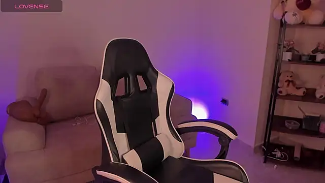 Snapshot of Nina_Blaze chatting on February 22, 2026, 2:58 am Nina Blaze online show from February 22, 2026, 2:58 am