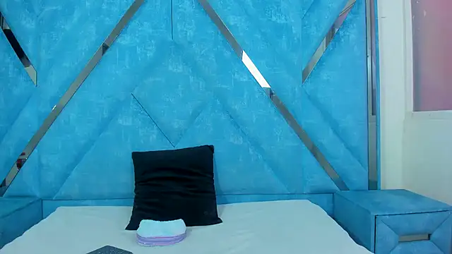 talialadyx online show from April 14, 2026, 4:56 pm