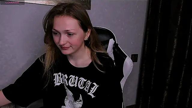 Snapshot of nikandlina chatting on November 5, 2025, 5:49 pm nikandlina online show from November 5, 2025, 5:49 pm