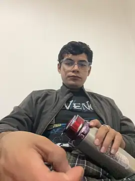 Twistermc11 online show from October 30, 2025, 2:32 am