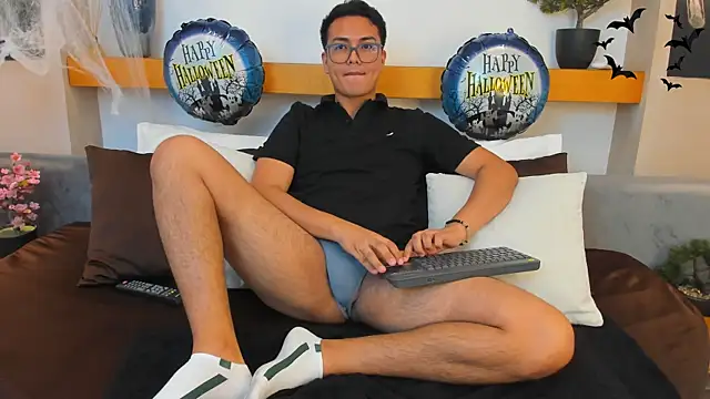 JohnBelRose online show from October 21, 2025, 8:41 pm