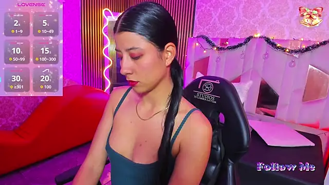 Snapshot of Adisson_Tay chatting on December 5, 2025, 11:42 am Adisson Tay online show from December 5, 2025, 11:42 am