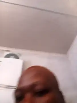 Roronae online show from November 12, 2025, 9:57 am