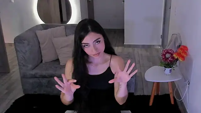 Snapshot of BritanyLnx chatting on March 31, 2026, 10:23 pm BritanyLnx online show from March 31, 2026, 10:23 pm